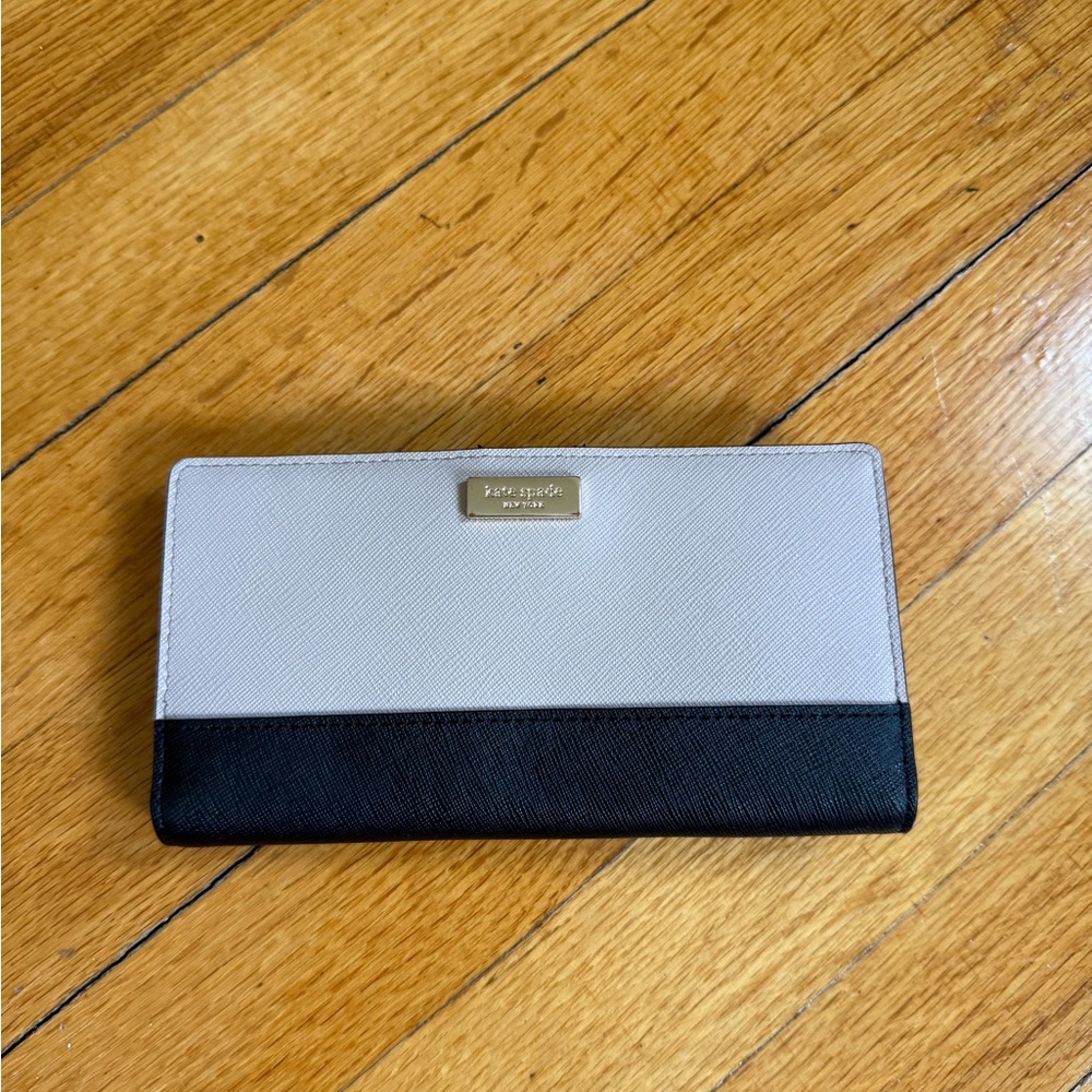 Kate Spade New York Slim Bifold Spencer Wallet - Taupe Pink/Black